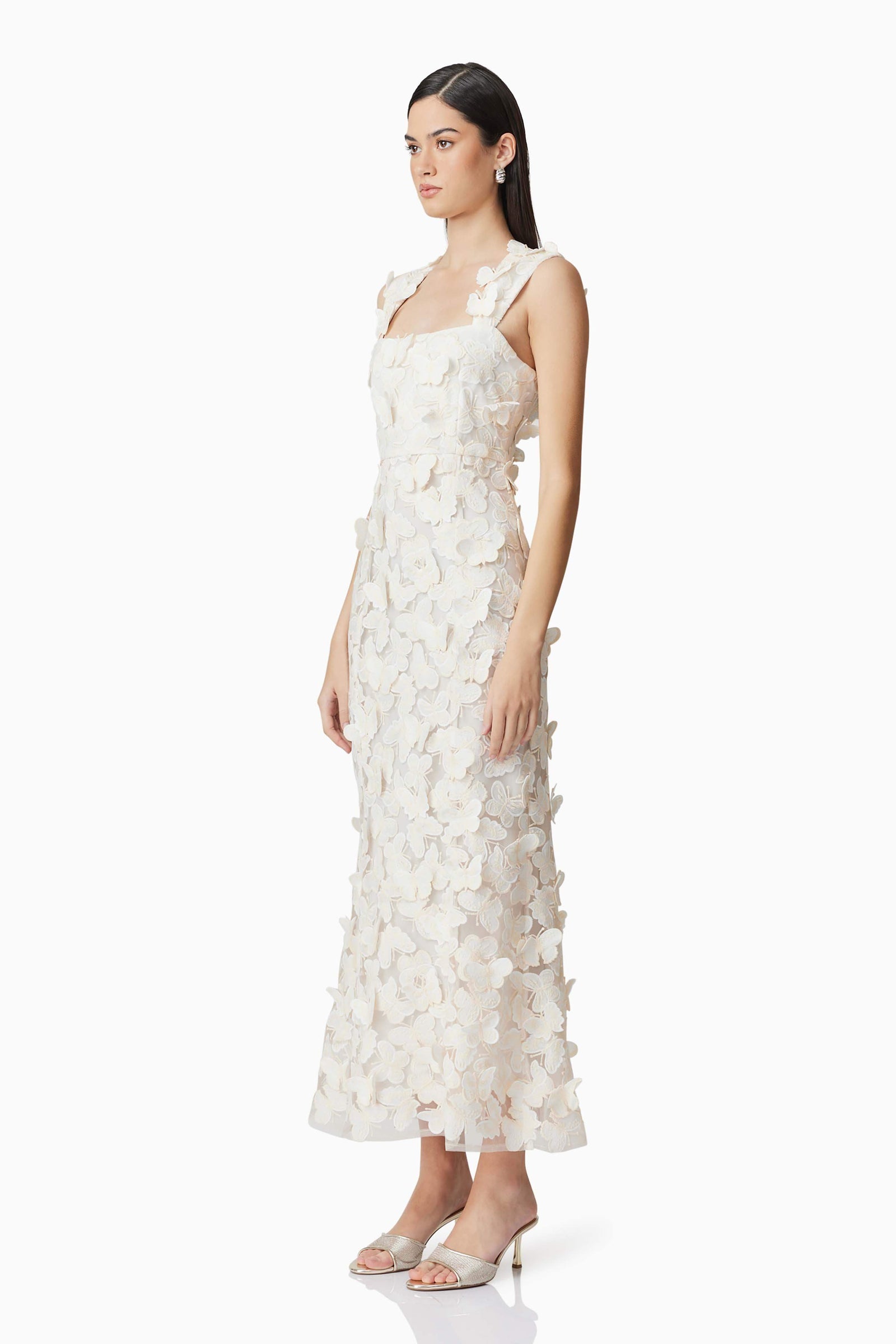 scarlett midi dress in cream elliatt Elliatt Scarlett Midi Dress in White