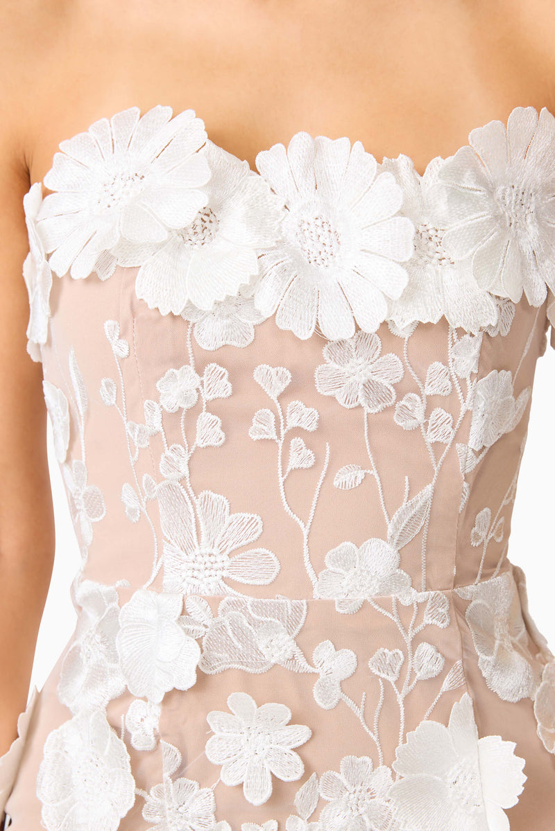 Arabella Strapless Mini Dress In White Elliatt Arabella Strapless Mini Dress In White Elliatt
