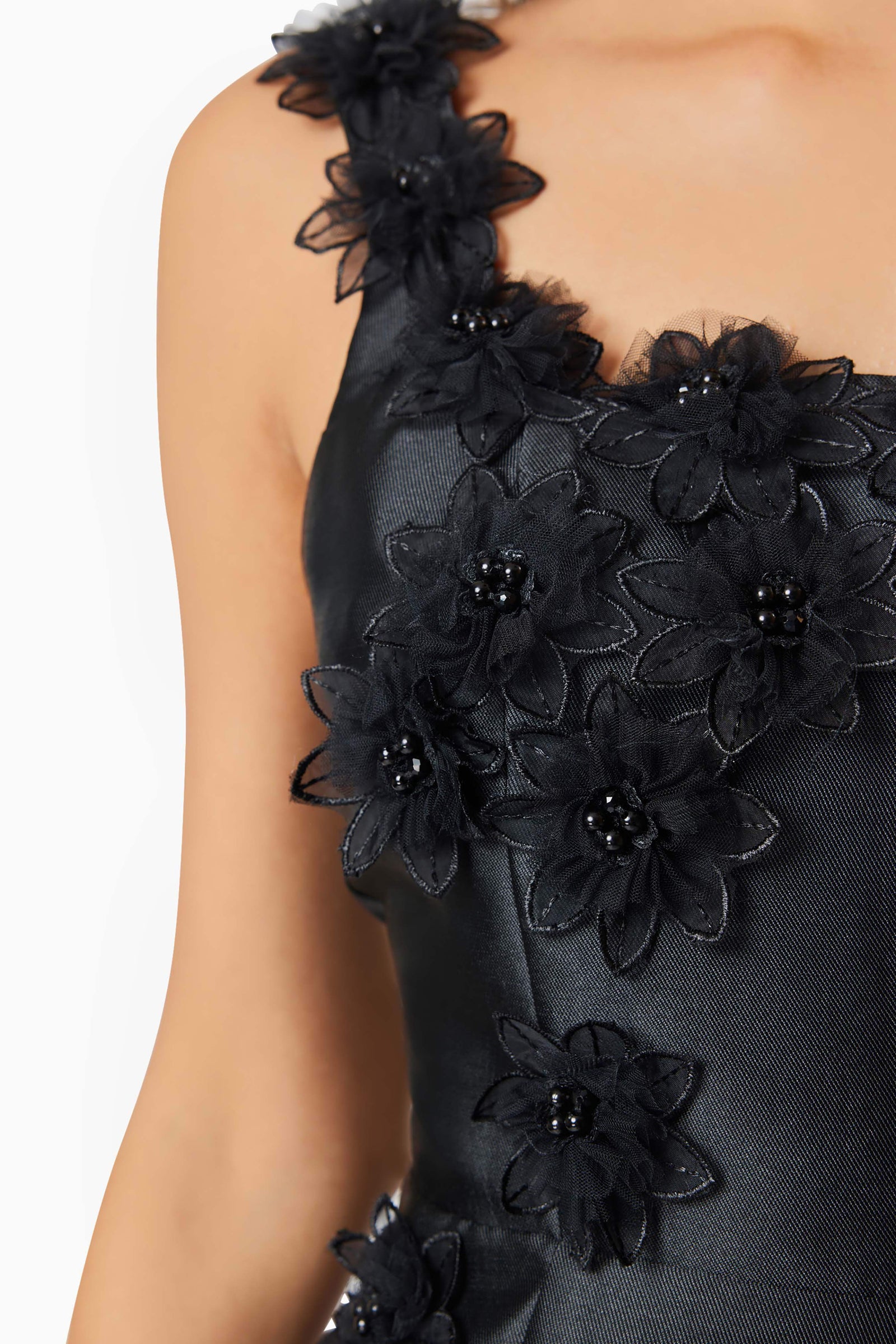 elder floral decal applique mini dress Elder Floral Decal Applique Mini Dress In Black – Elliatt