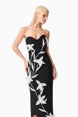Blonde model wearing Ilaraia Sweetheart Midi Dress in Black close up shot