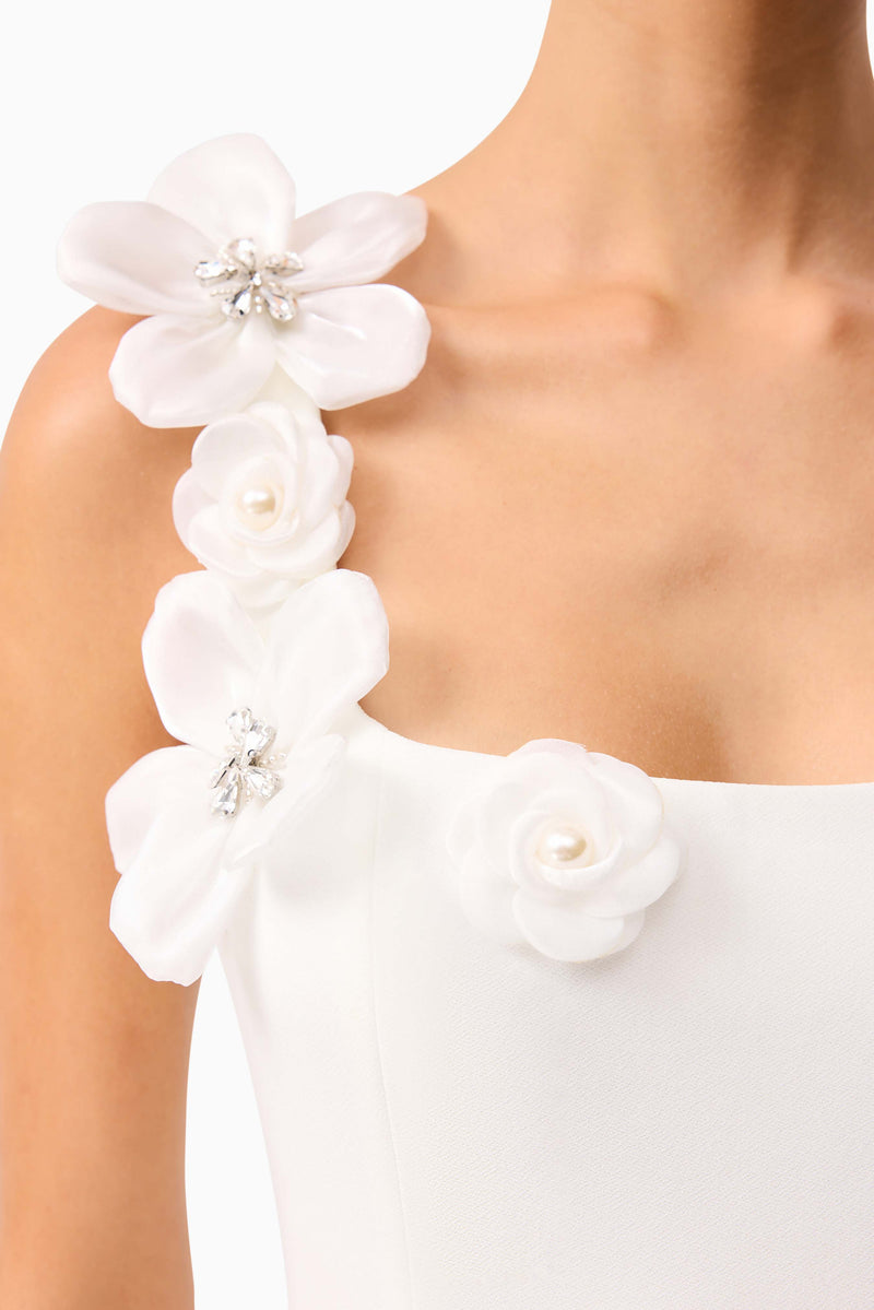 Chantelle 3D Midi Dress in White Elliatt Chantelle 3D Midi Dress in White Elliatt