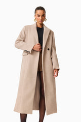 Paris Trench Coat in Beige with long sleeves & v-neckline close up shot